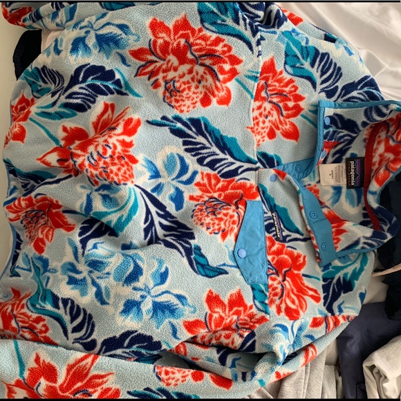 Patagonia Jackets & Blazers - Patagonia pull over